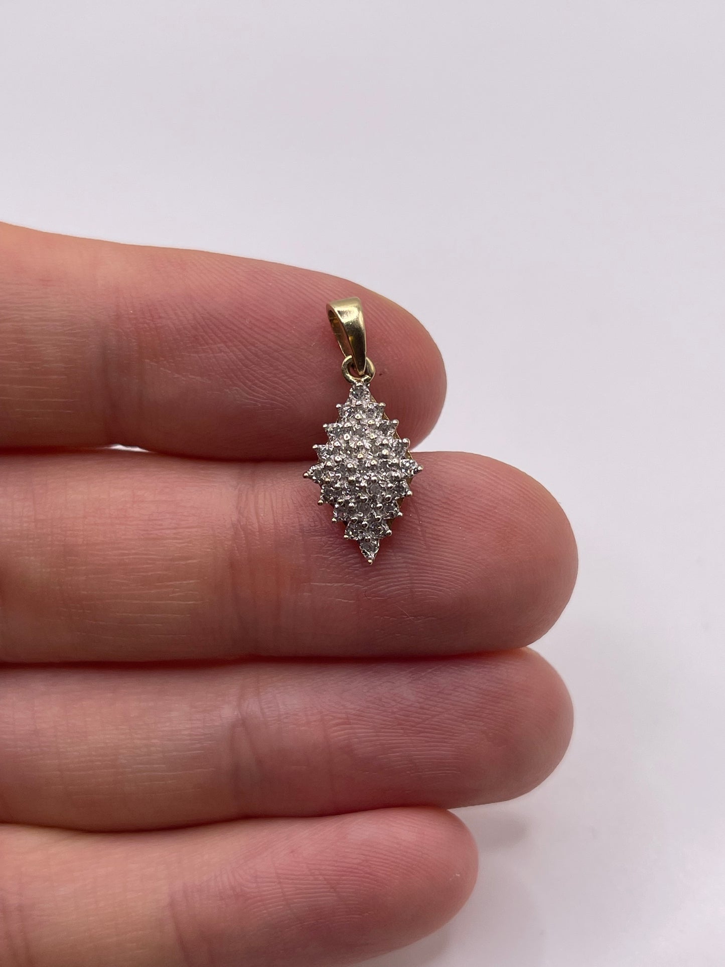 9ct gold diamond cluster pendant