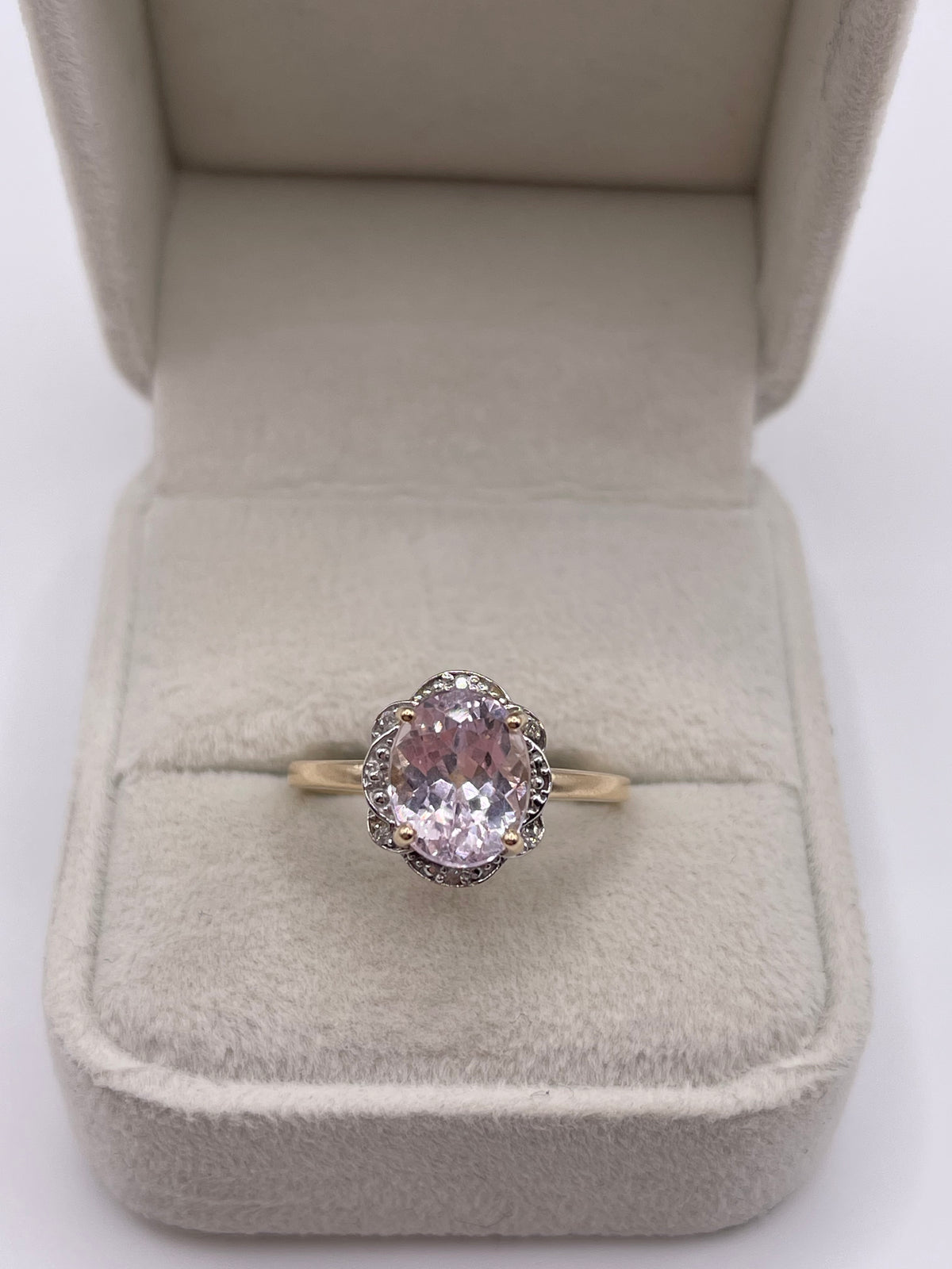 9ct gold morganite and diamond ring