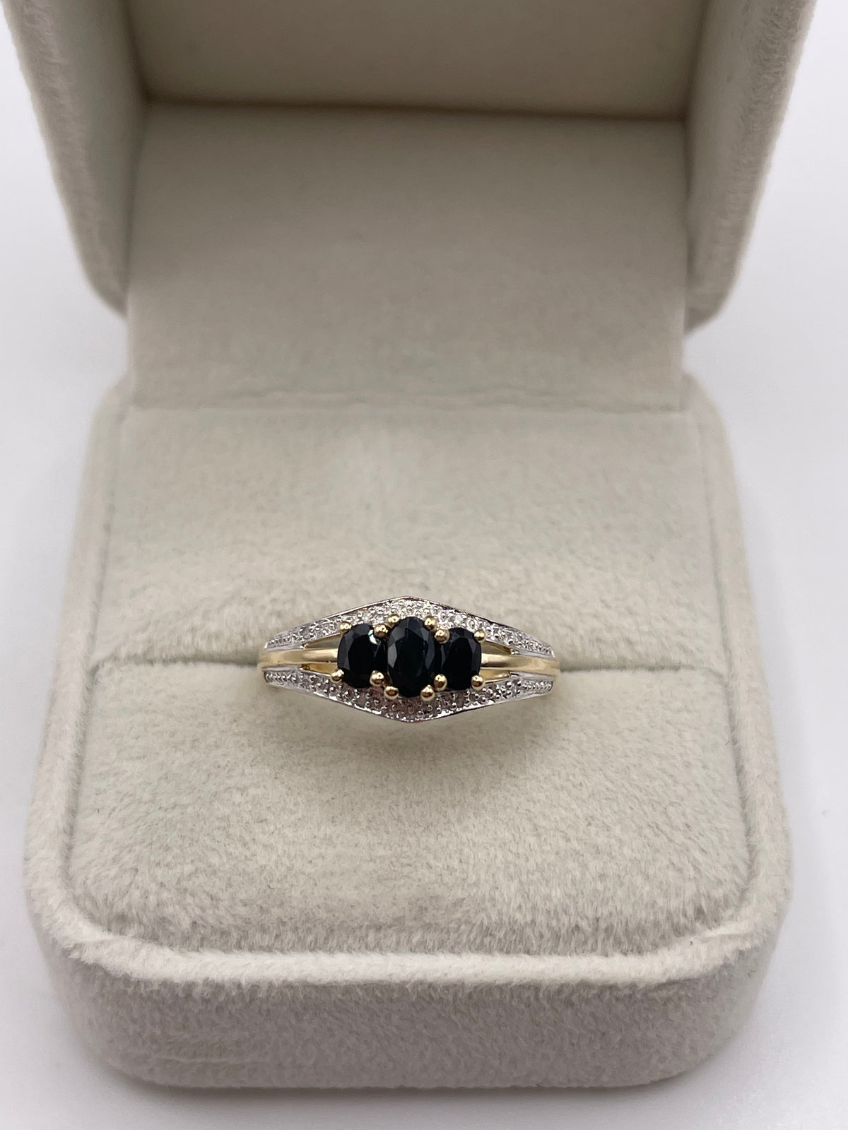 9ct gold sapphire and diamond ring