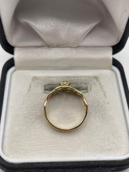 9ct gold peridot ring