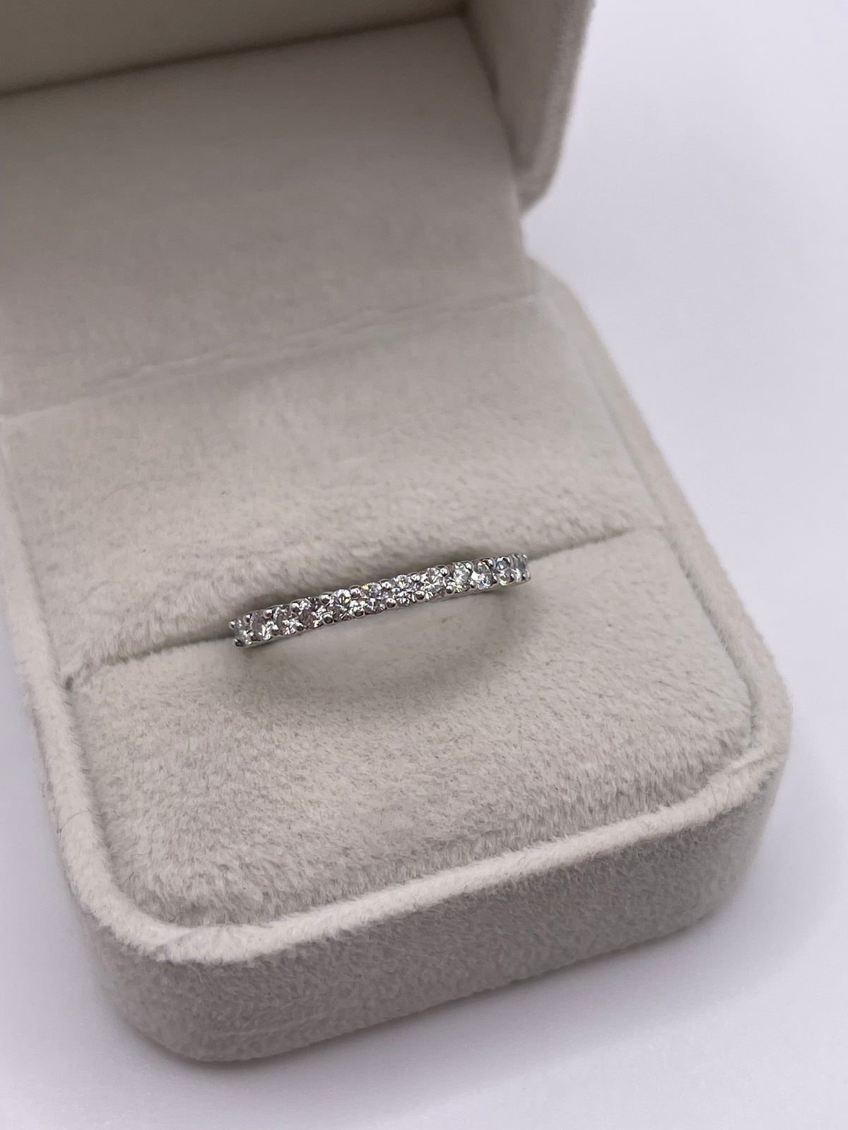 18ct white gold diamond ring