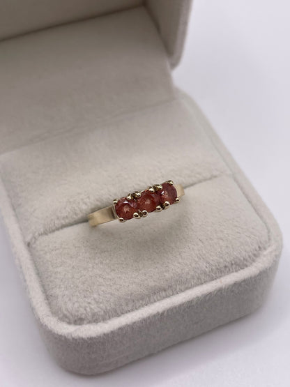 9ct gold quartz ring