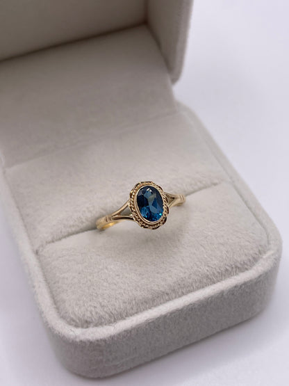 9ct gold blue topaz ring