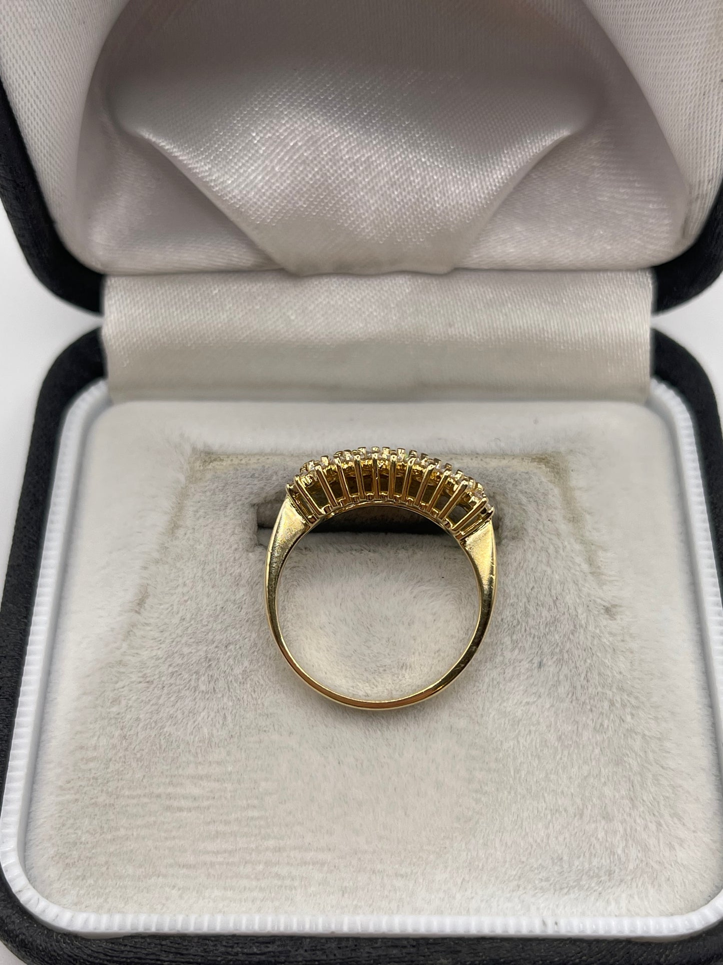 18ct gold opal and diamond ring