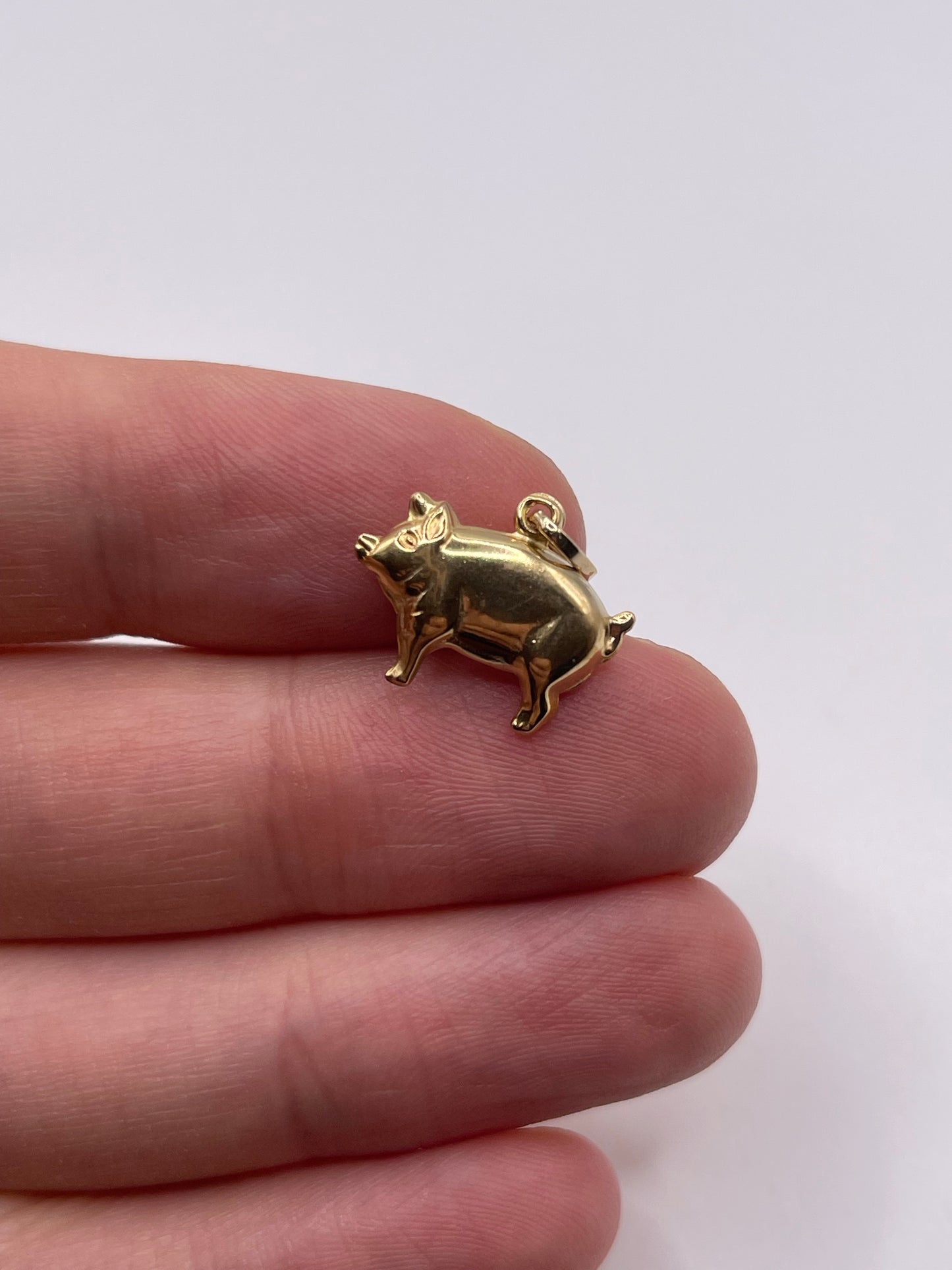 9ct gold pig charm