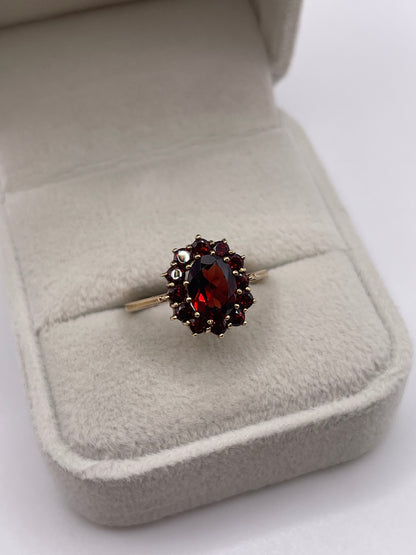 9ct gold garnet cluster ring
