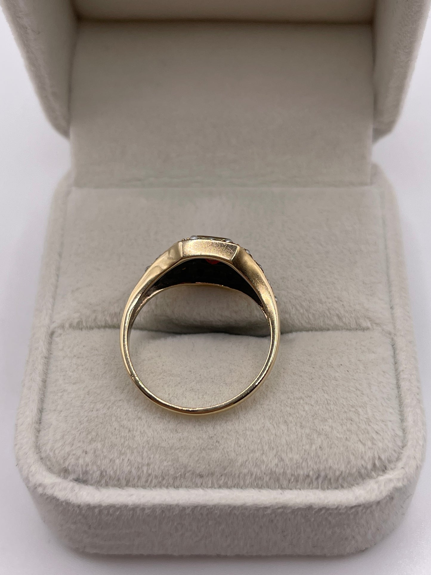 9ct gold garnet and pearl ring