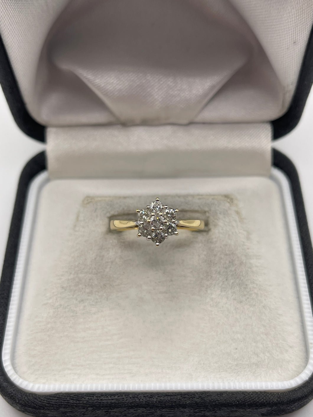 18ct gold 50 point diamond cluster ring