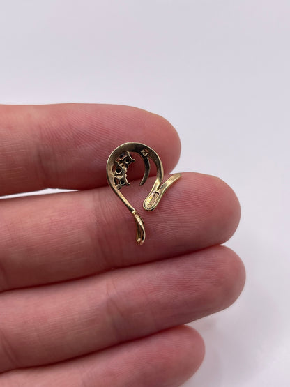 9ct gold sapphire pendant