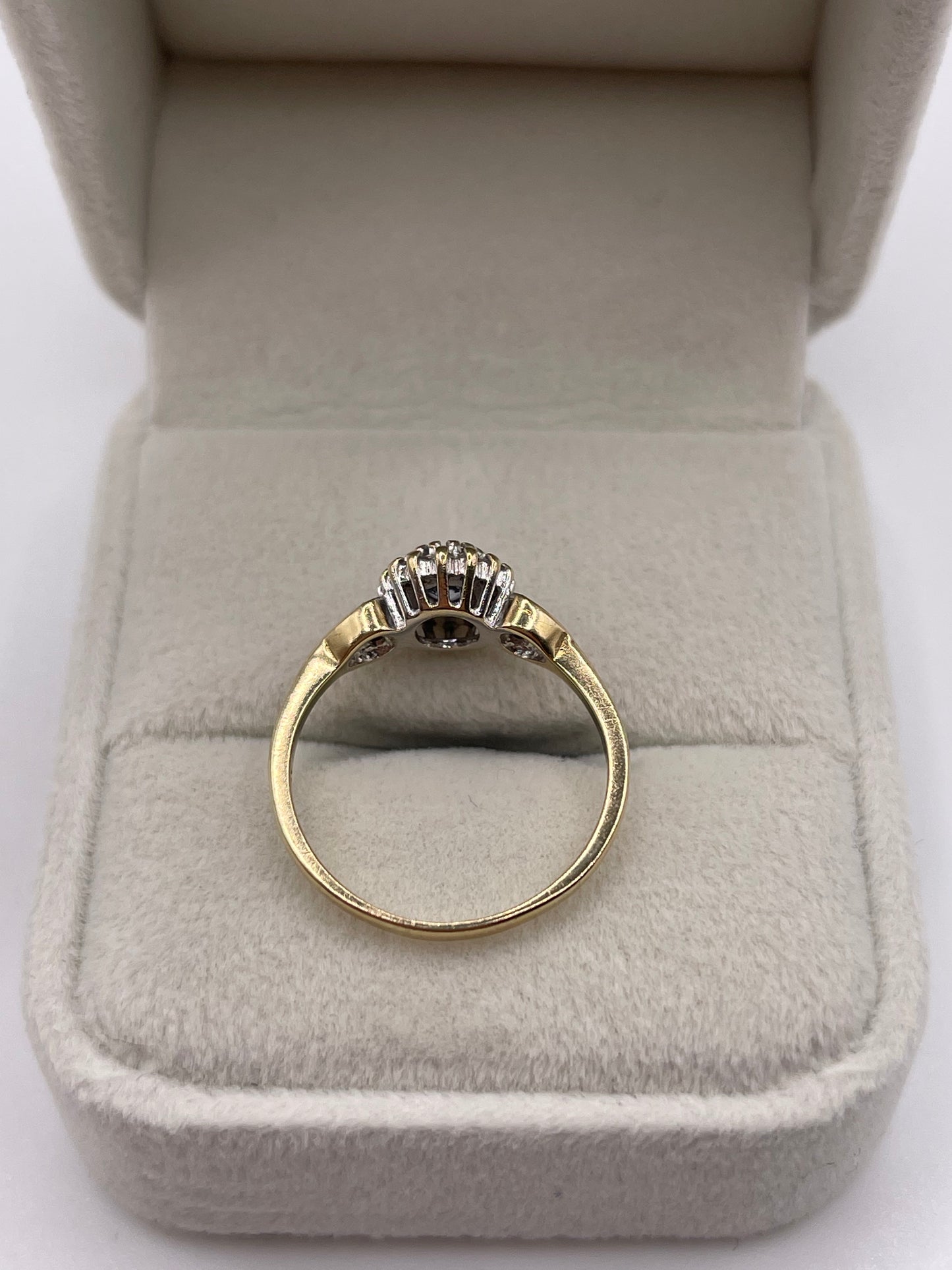 9ct gold sapphire and diamond ring