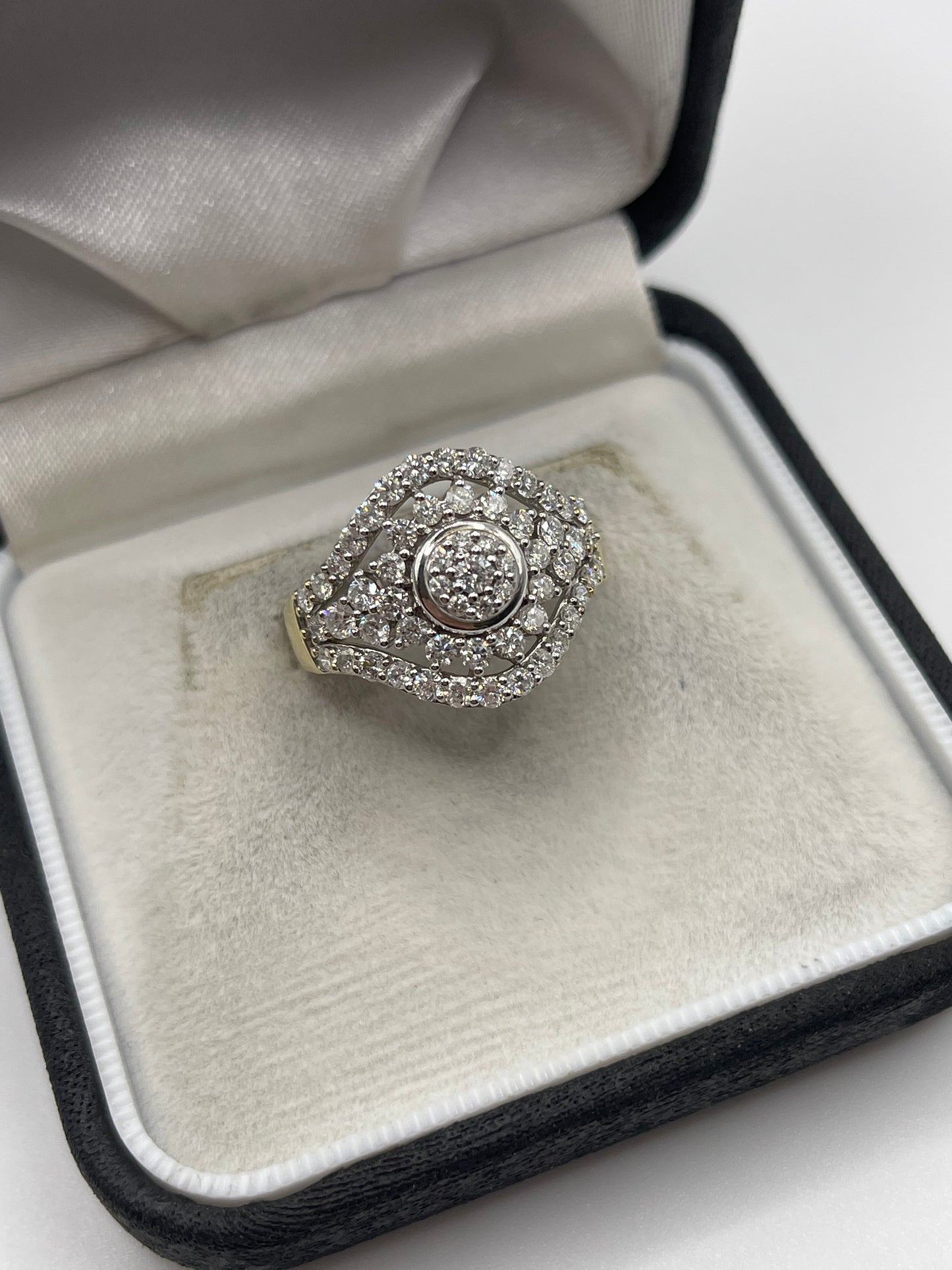 9ct gold 1.5ct diamond cluster ring