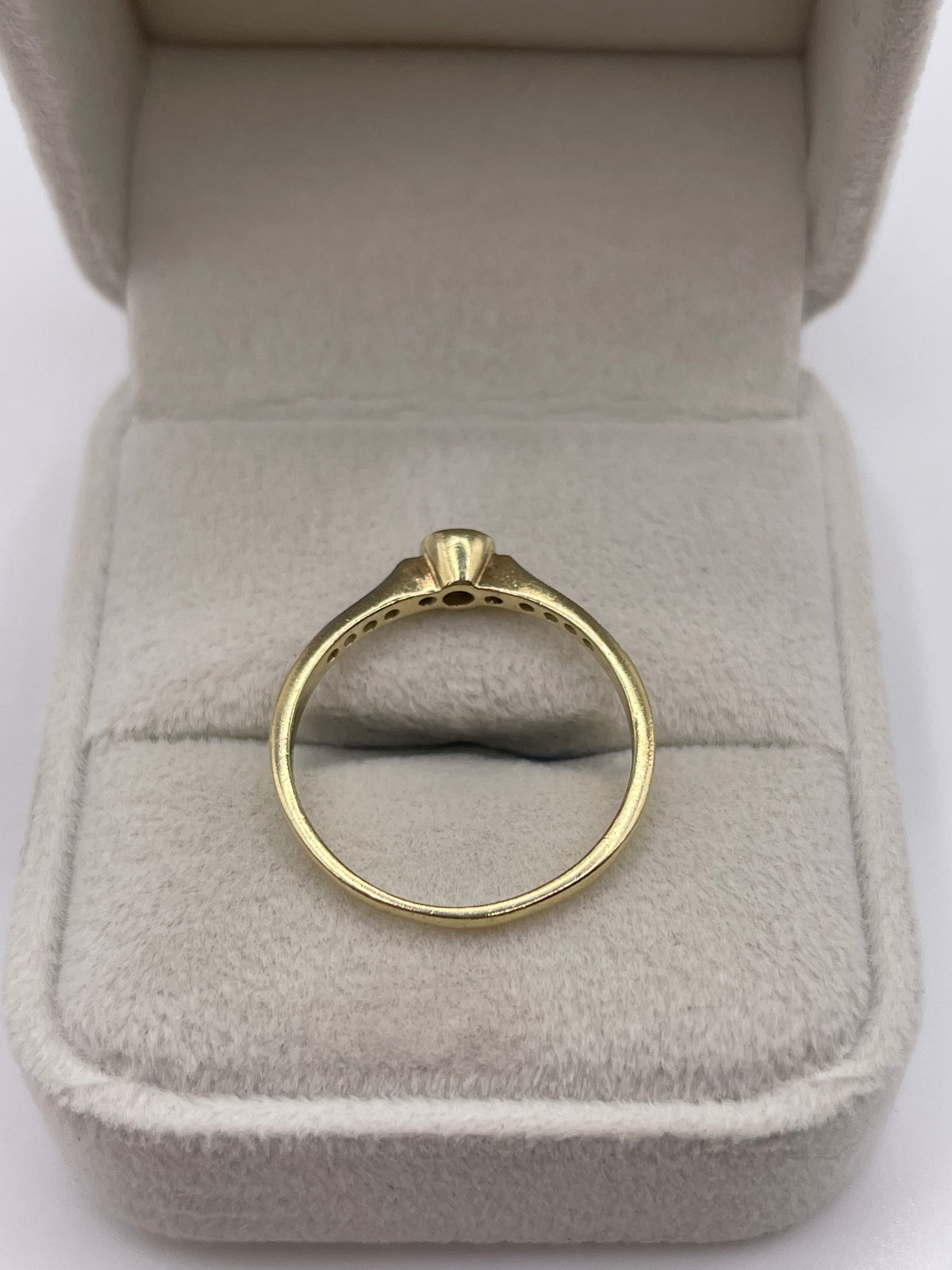 9ct gold diamond ring