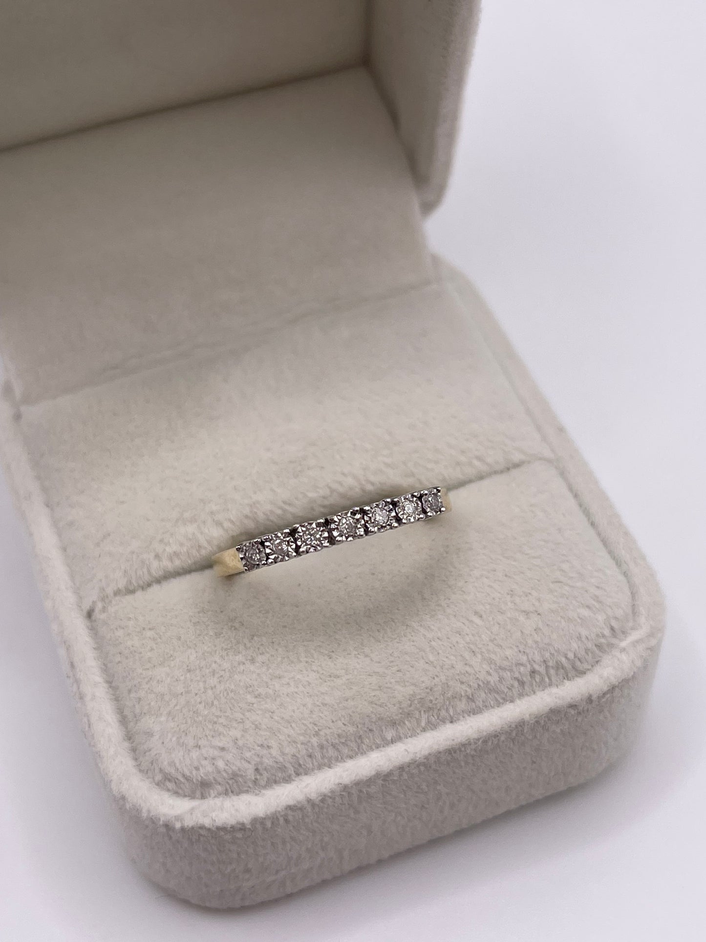 9ct gold diamond ring