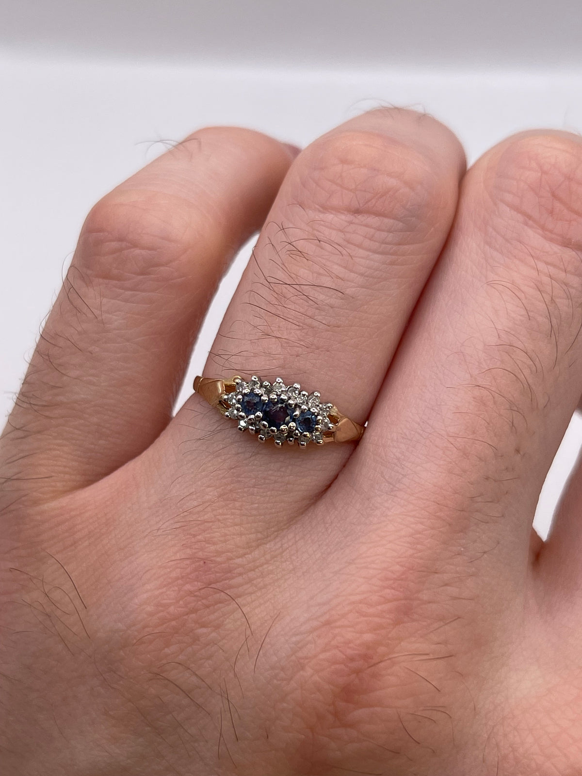 9ct gold sapphire and diamond ring