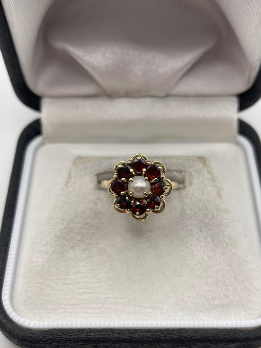 9ct gold garnet and pearl ring