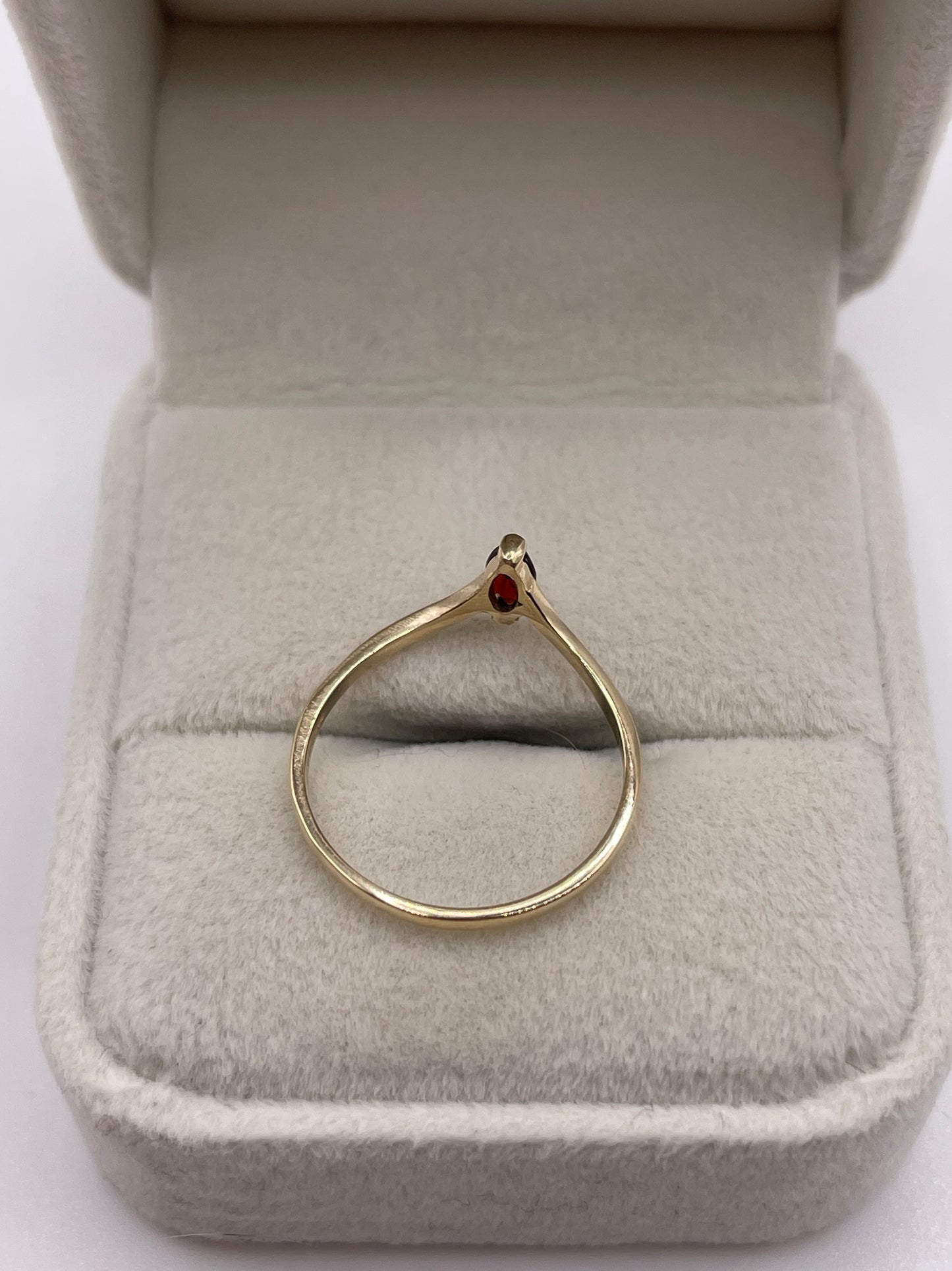 9ct gold garnet wishbone ring