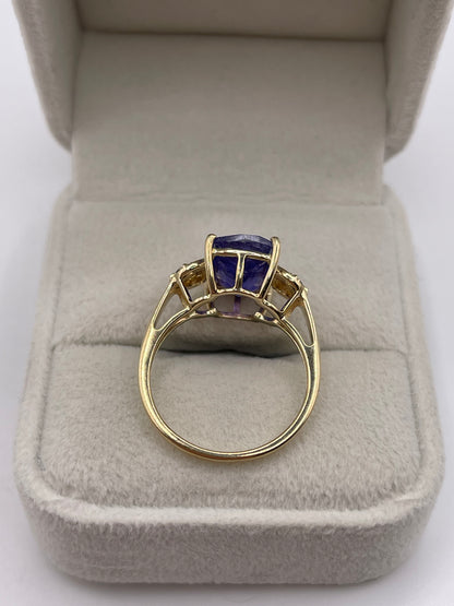 9ct gold tanzanite and diamond ring