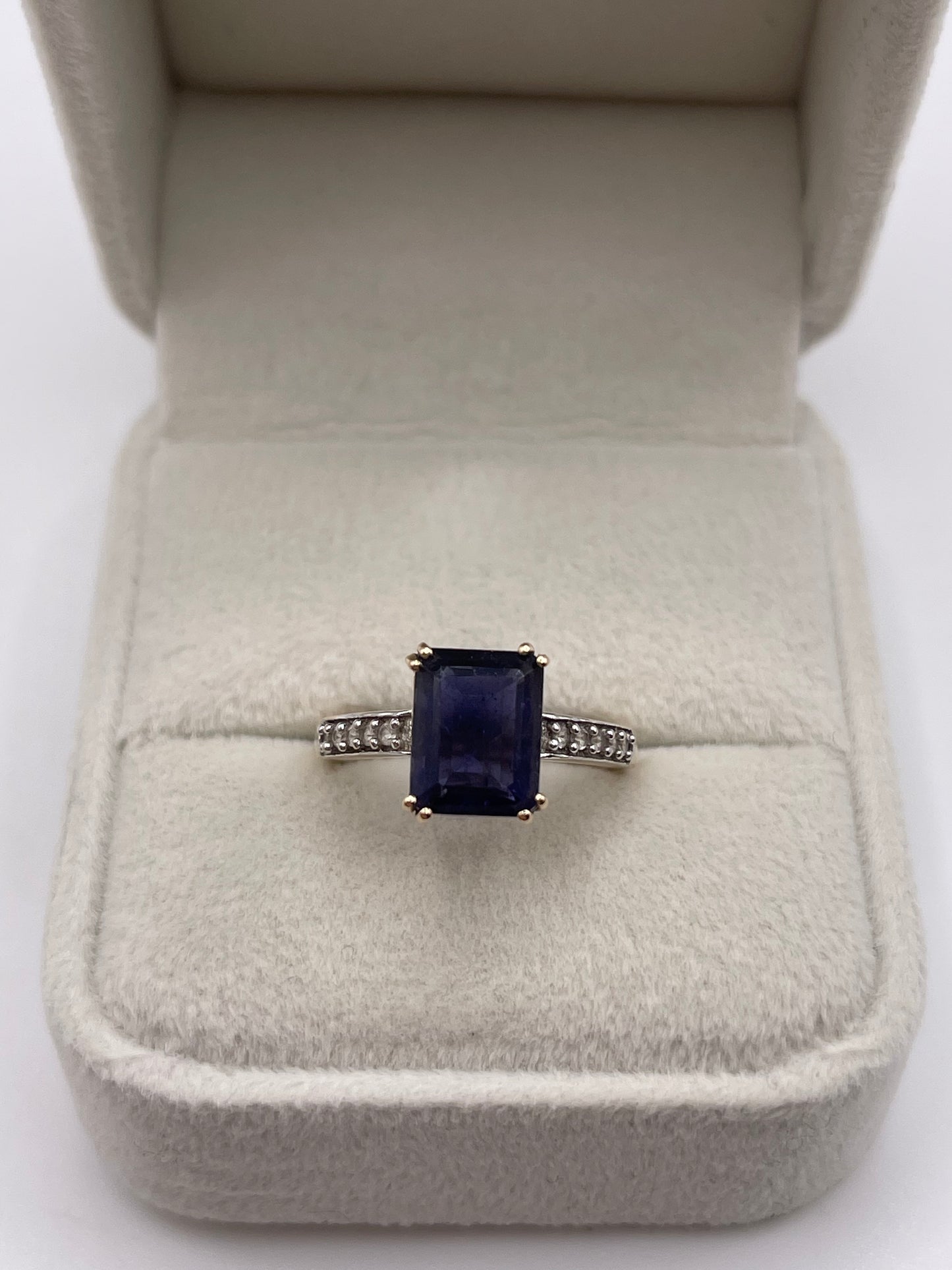 9ct gold iolite and zircon ring