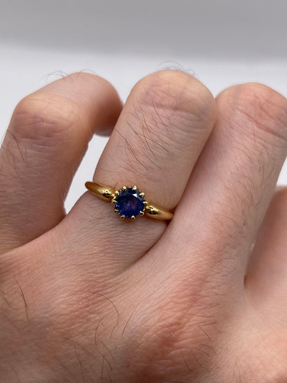 Antique 18ct gold sapphire ring