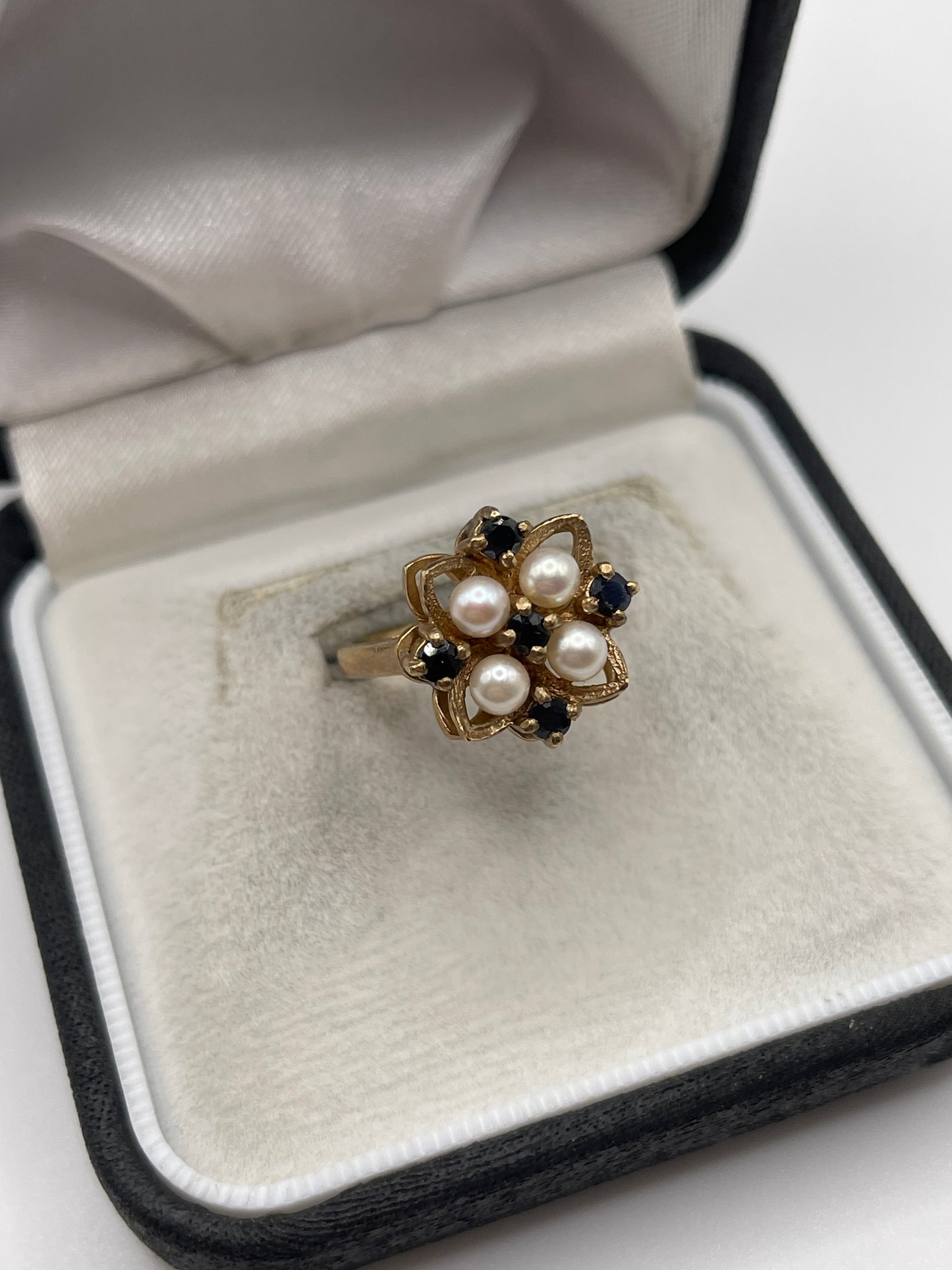 Heavy 9ct gold pearl and sapphire ring
