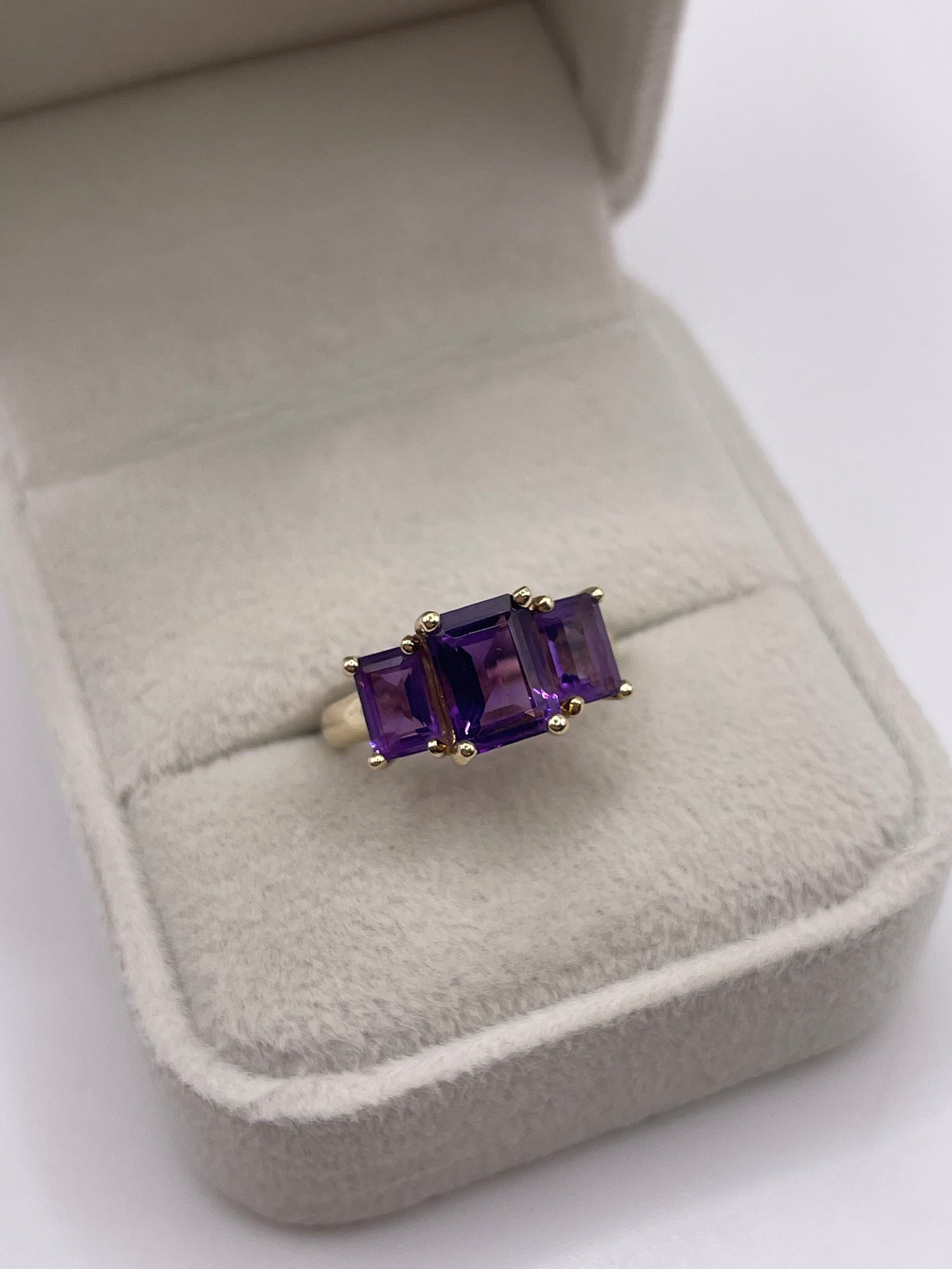 9ct gold amethyst ring