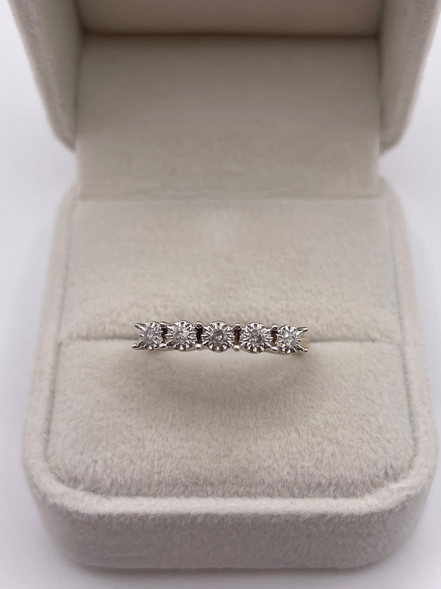 9ct gold diamond ring