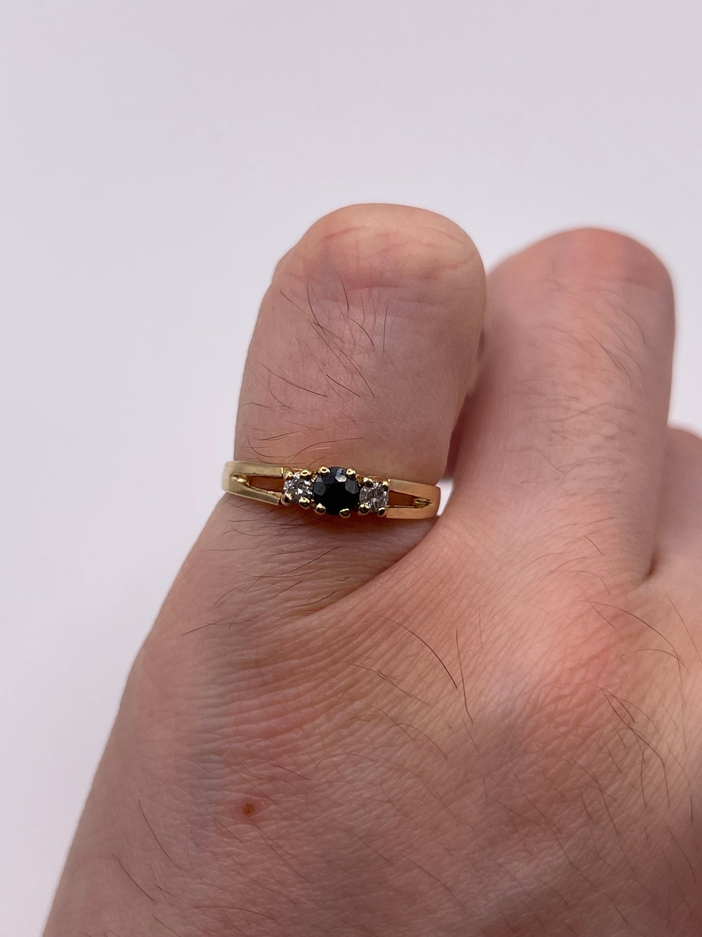 9ct gold sapphire and diamond ring