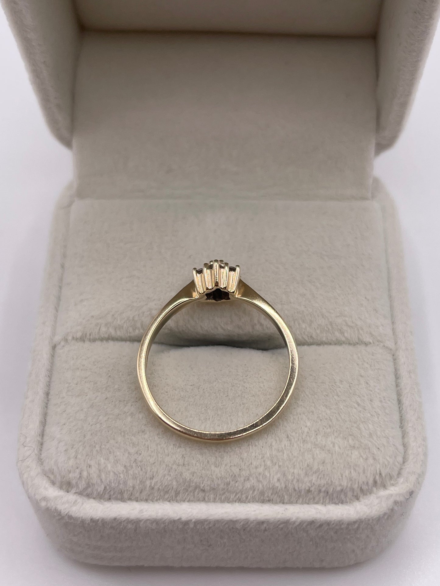 9ct gold diamond cluster ring