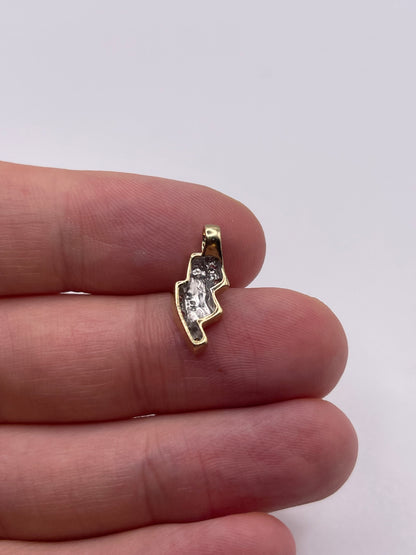 9ct gold diamond pendant