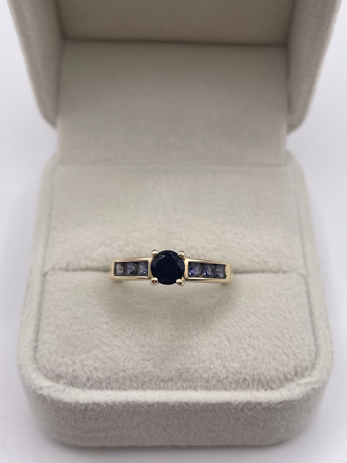 9ct gold iolite ring