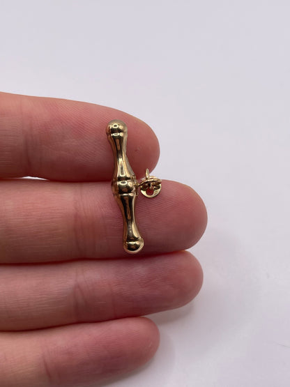 9ct gold t bar pendant