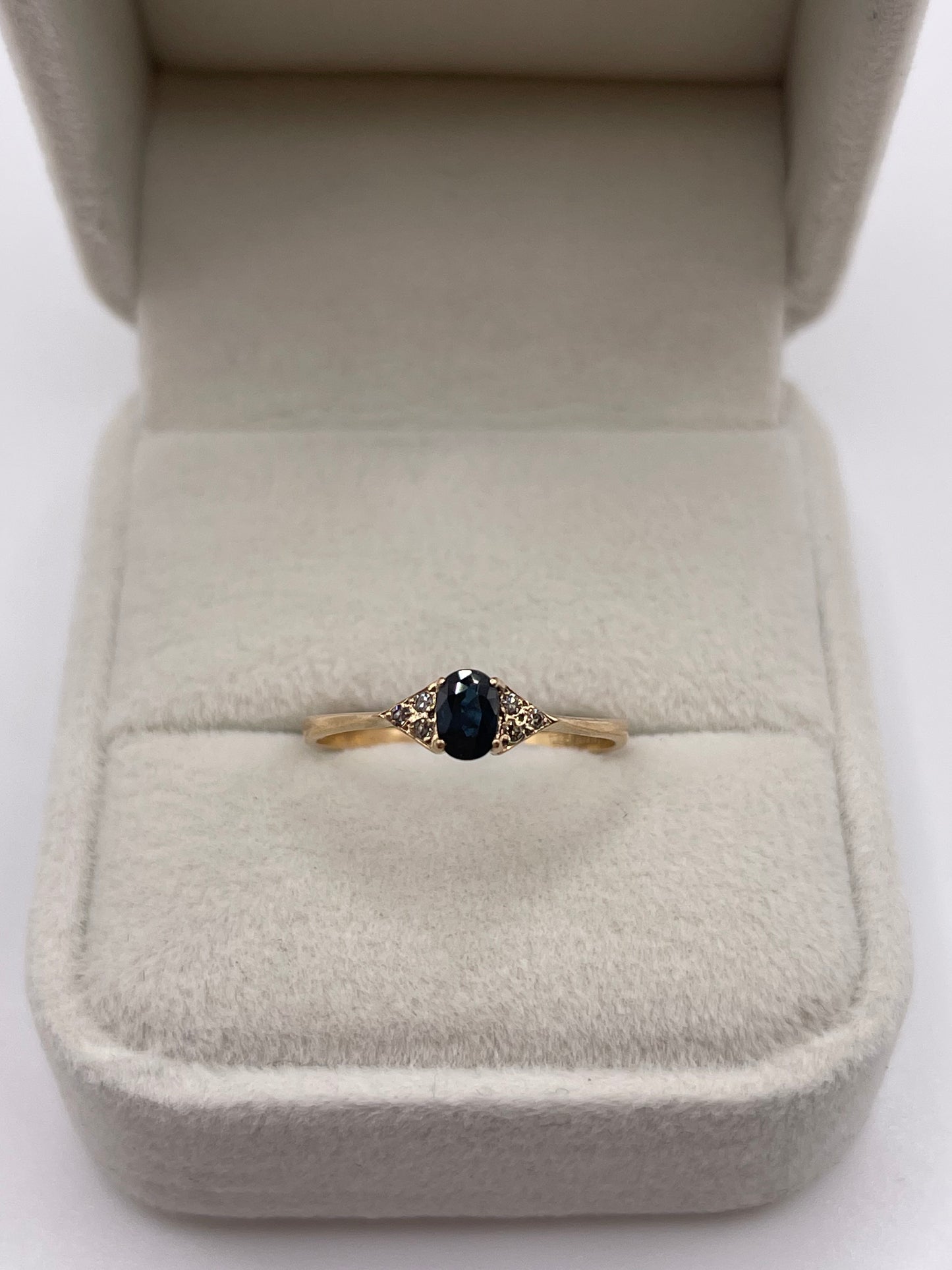 9ct gold sapphire and diamond ring