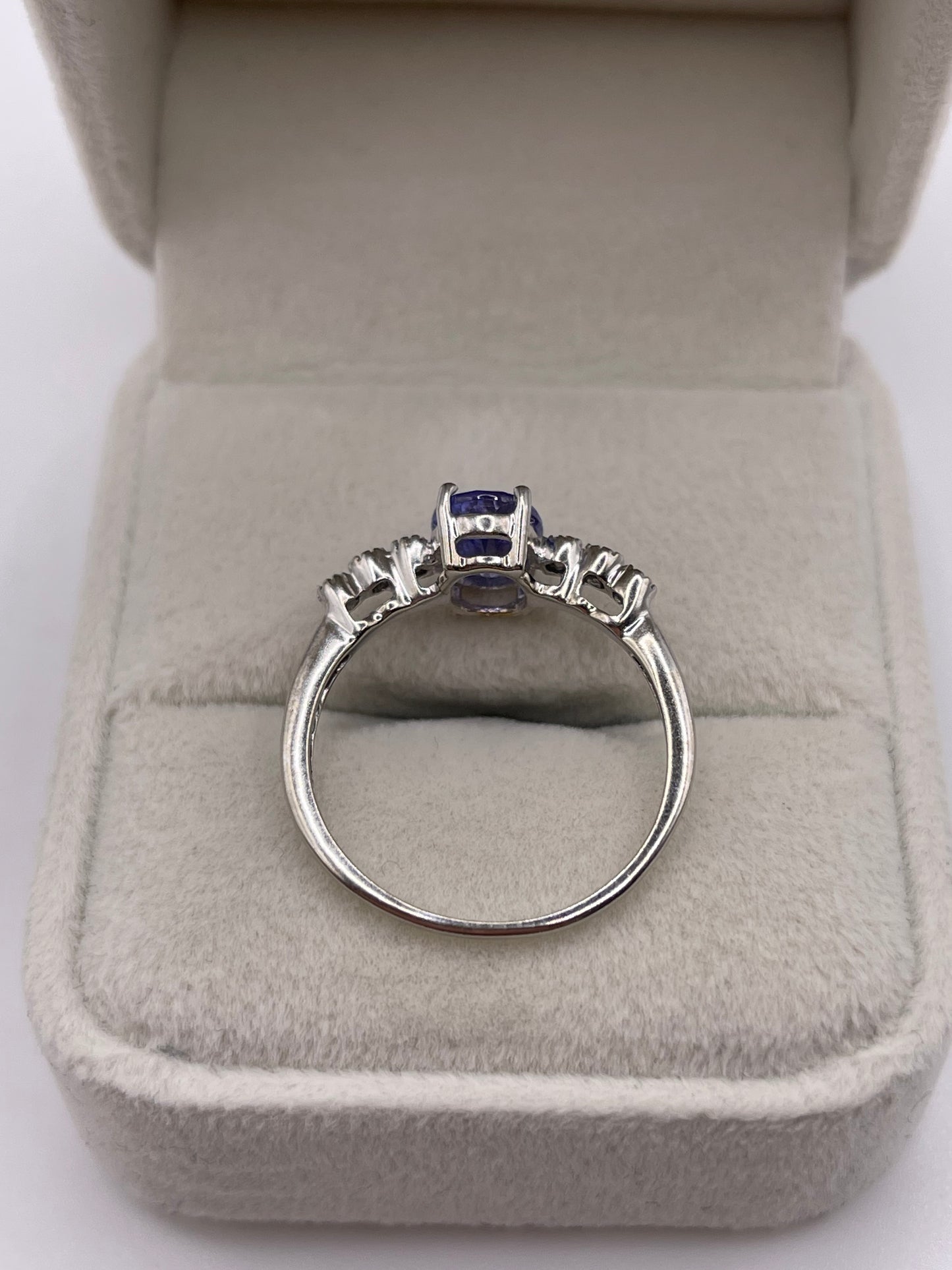 9ct white gold tanzanite and zircon ring
