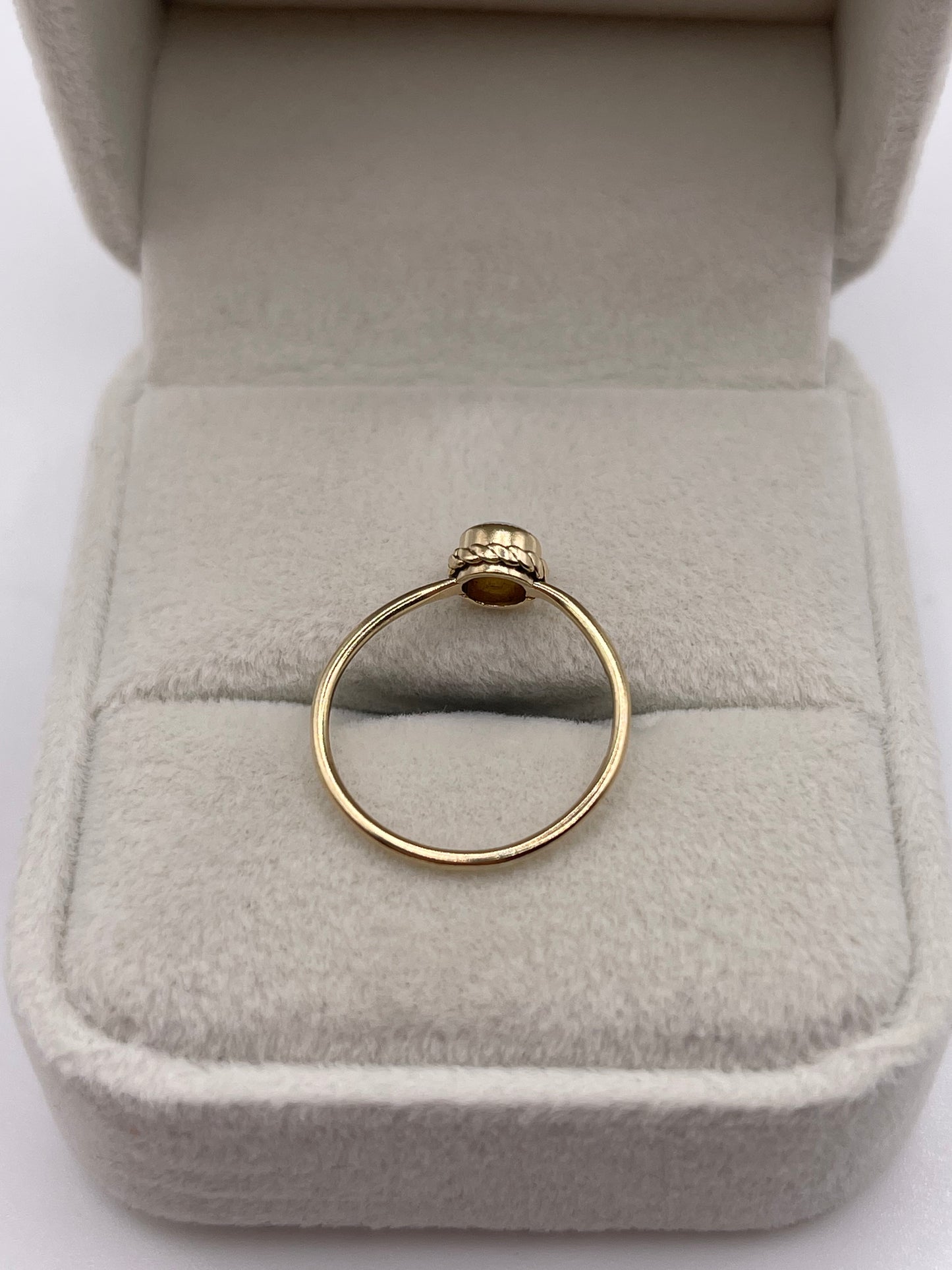 9ct gold opal ring