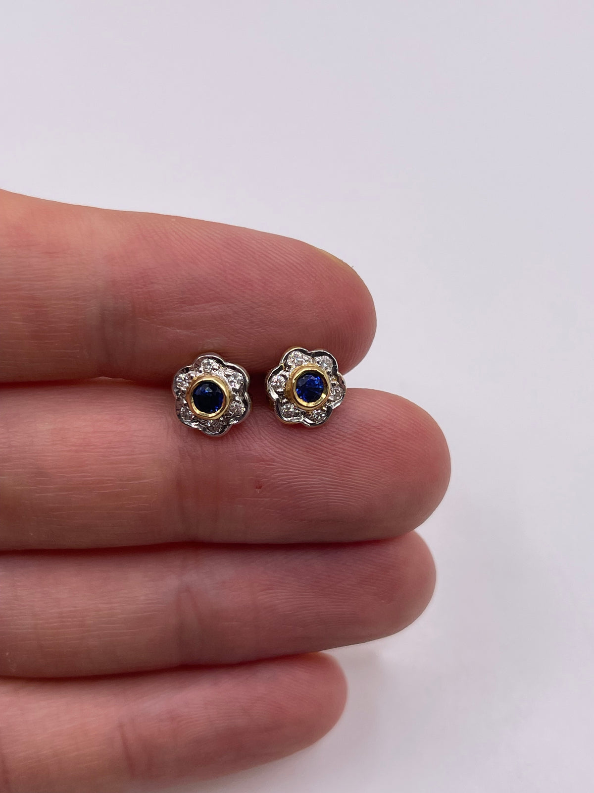 18ct gold sapphire and diamond earrings