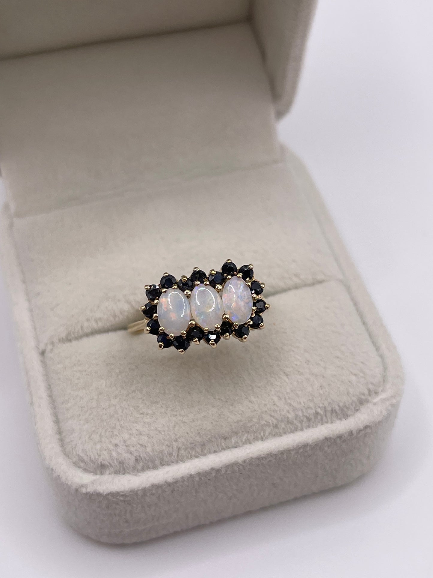 9ct gold opal and sapphire ring