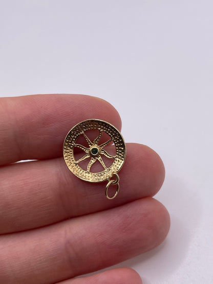 9ct gold green agate zodiac pendant
