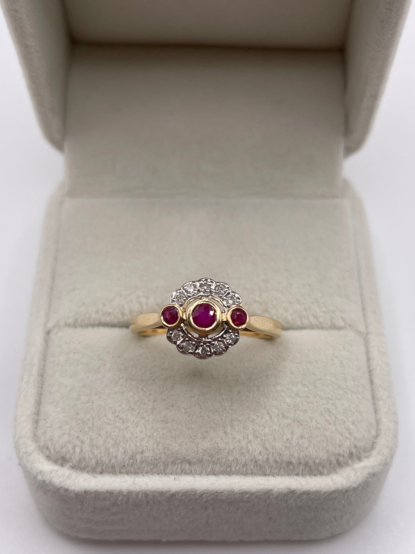 14ct gold ruby and diamond ring