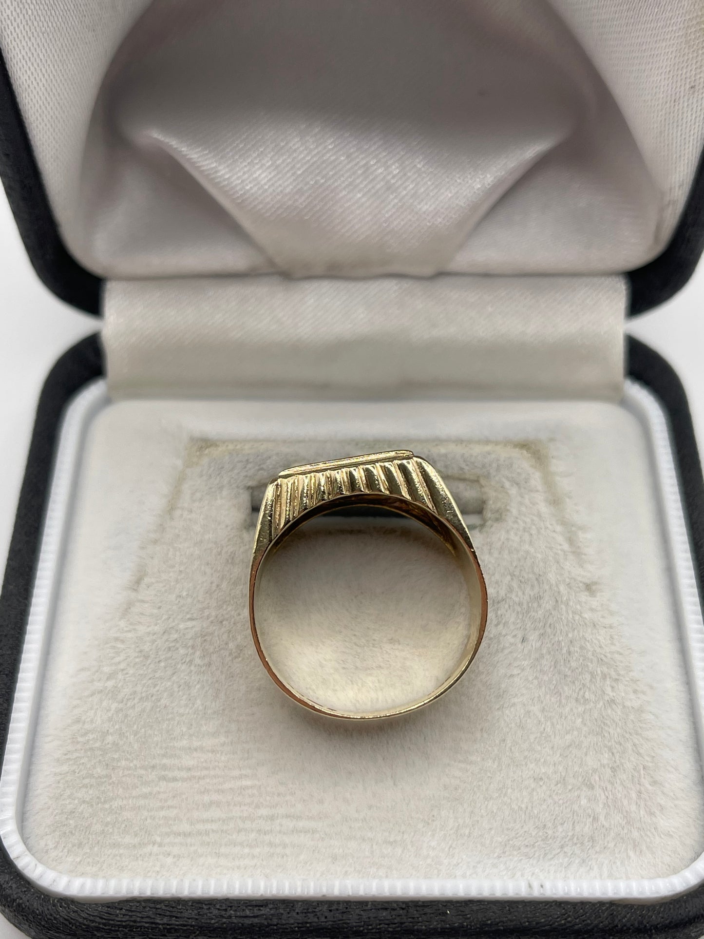 9ct gold diamond signet ring