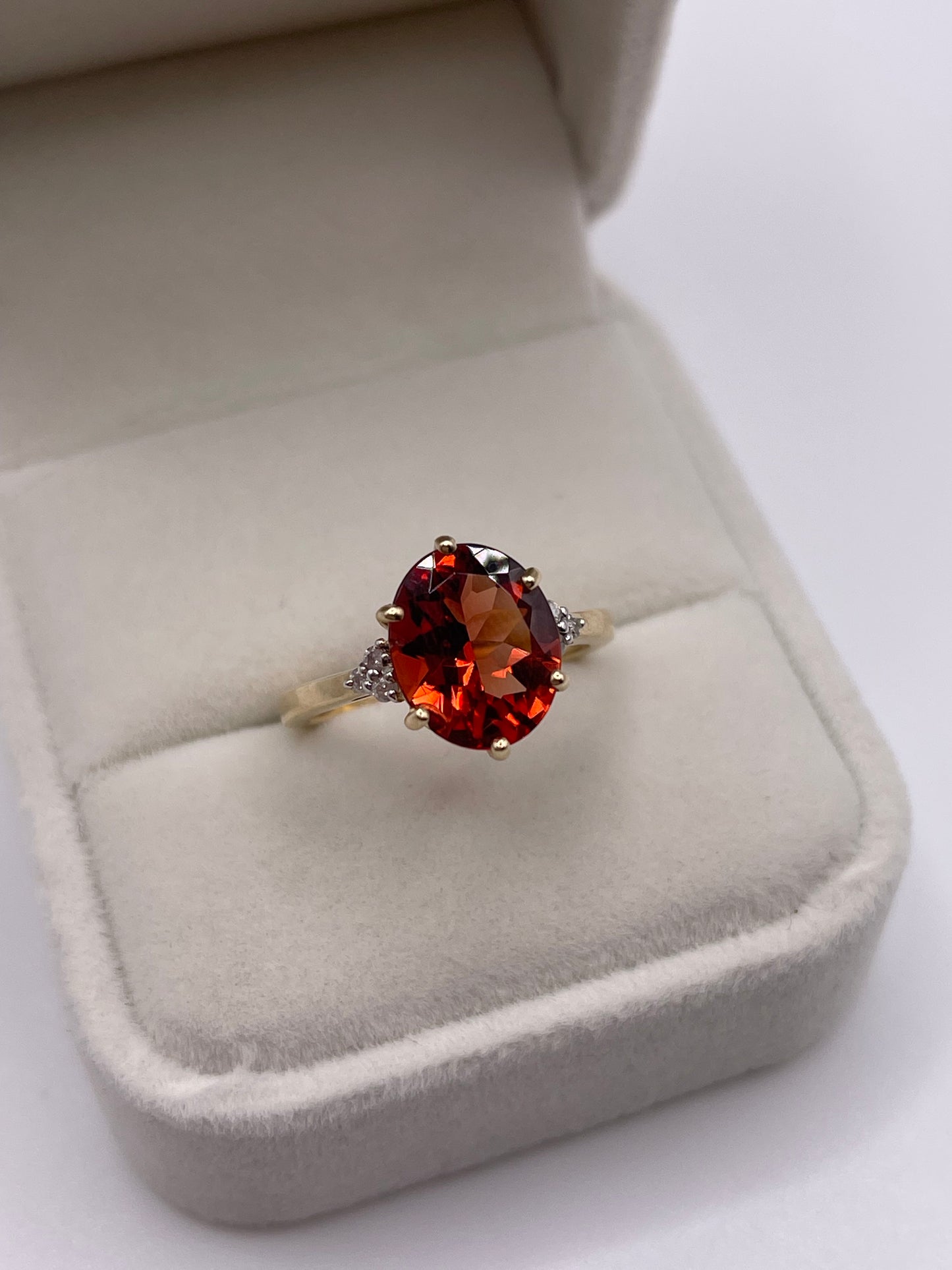9ct gold quartz and diamond ring