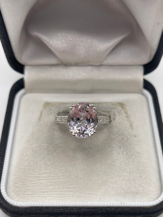 9ct white gold kunzite and diamond ring