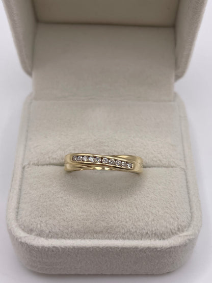 9ct gold diamond ring