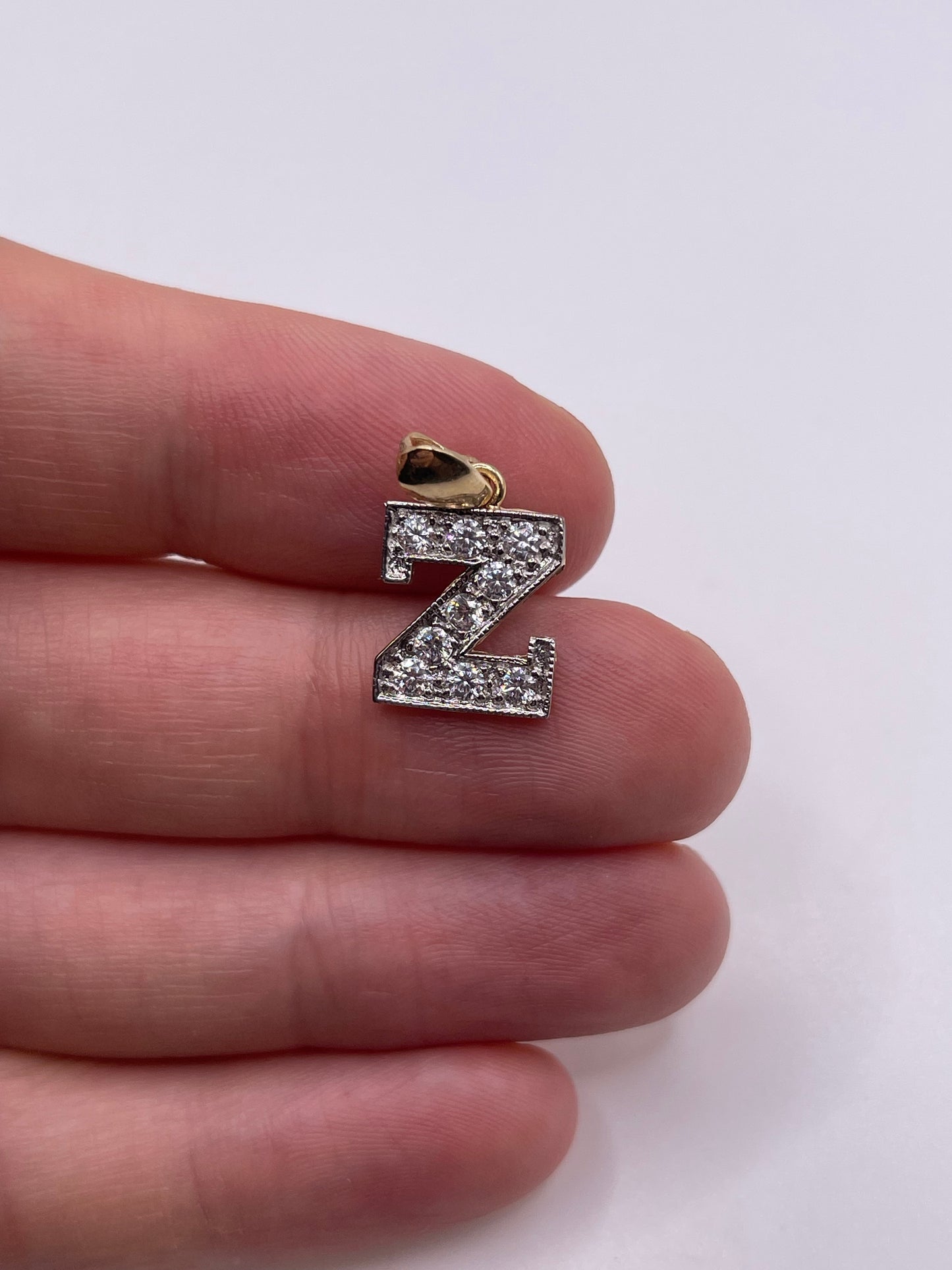 9ct gold cz initial Z pendant