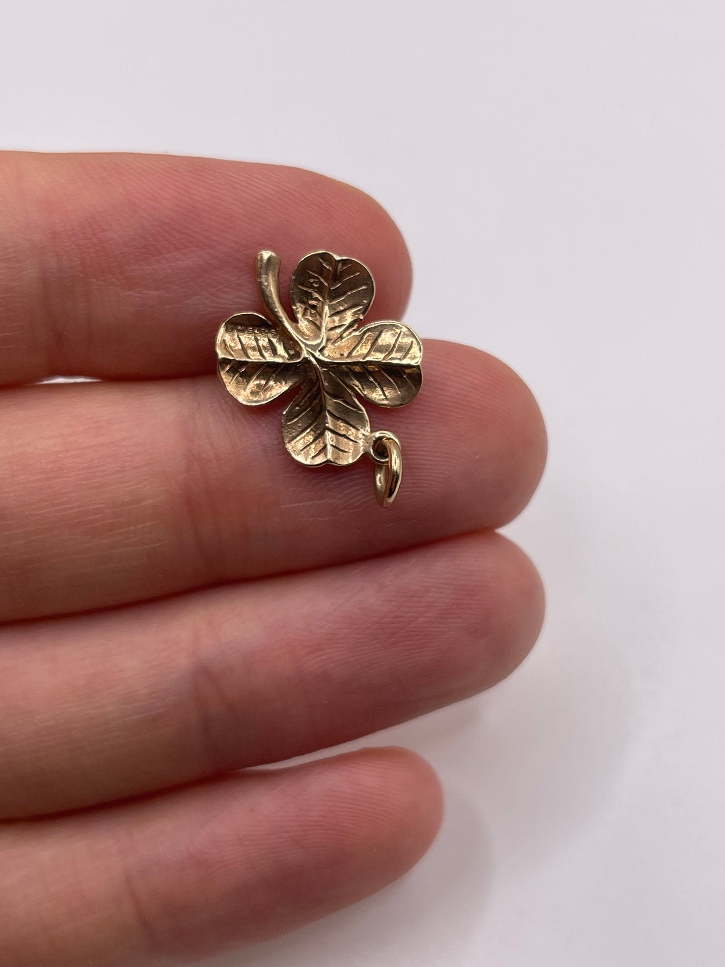 9ct gold 4 leaf clover charm