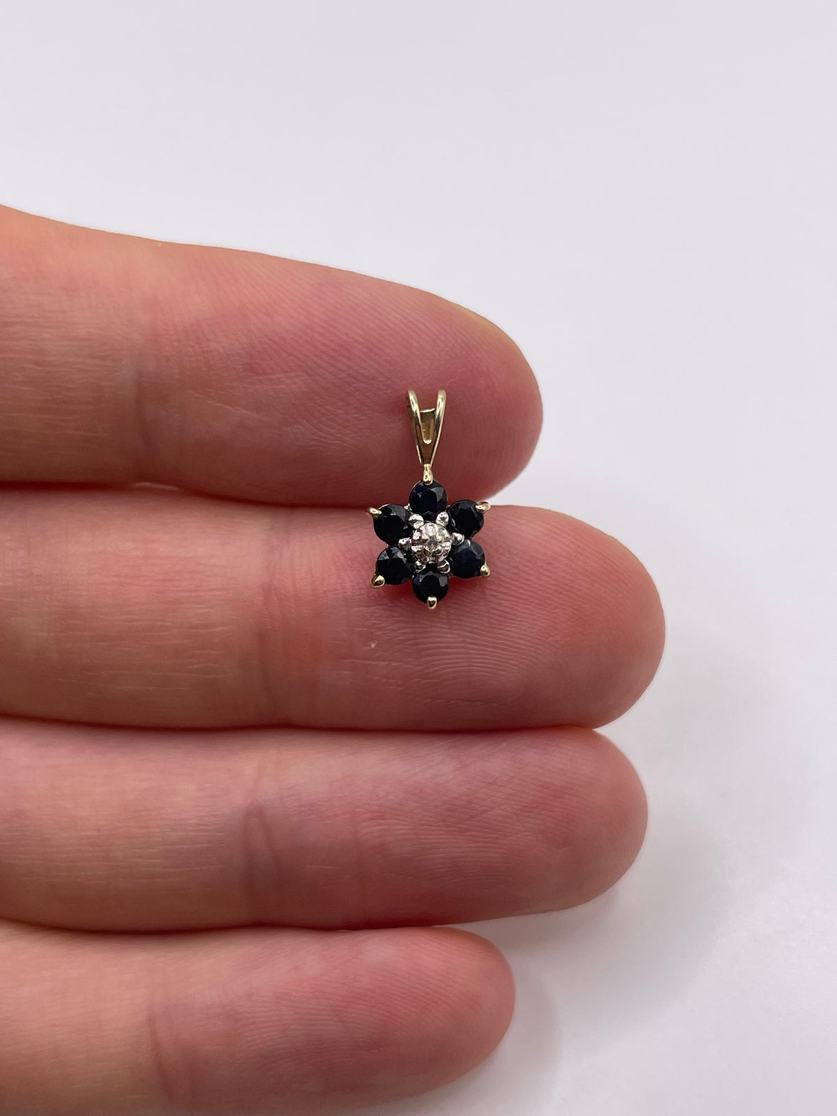 9ct gold sapphire and diamond pendant