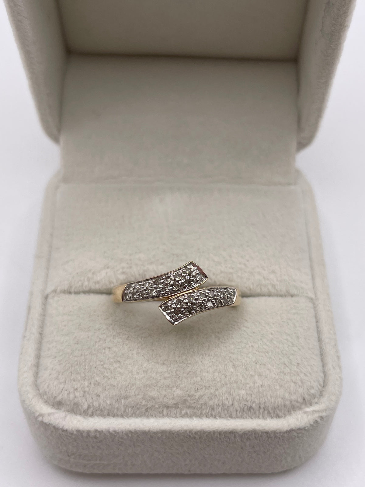 9ct gold diamond cluster ring