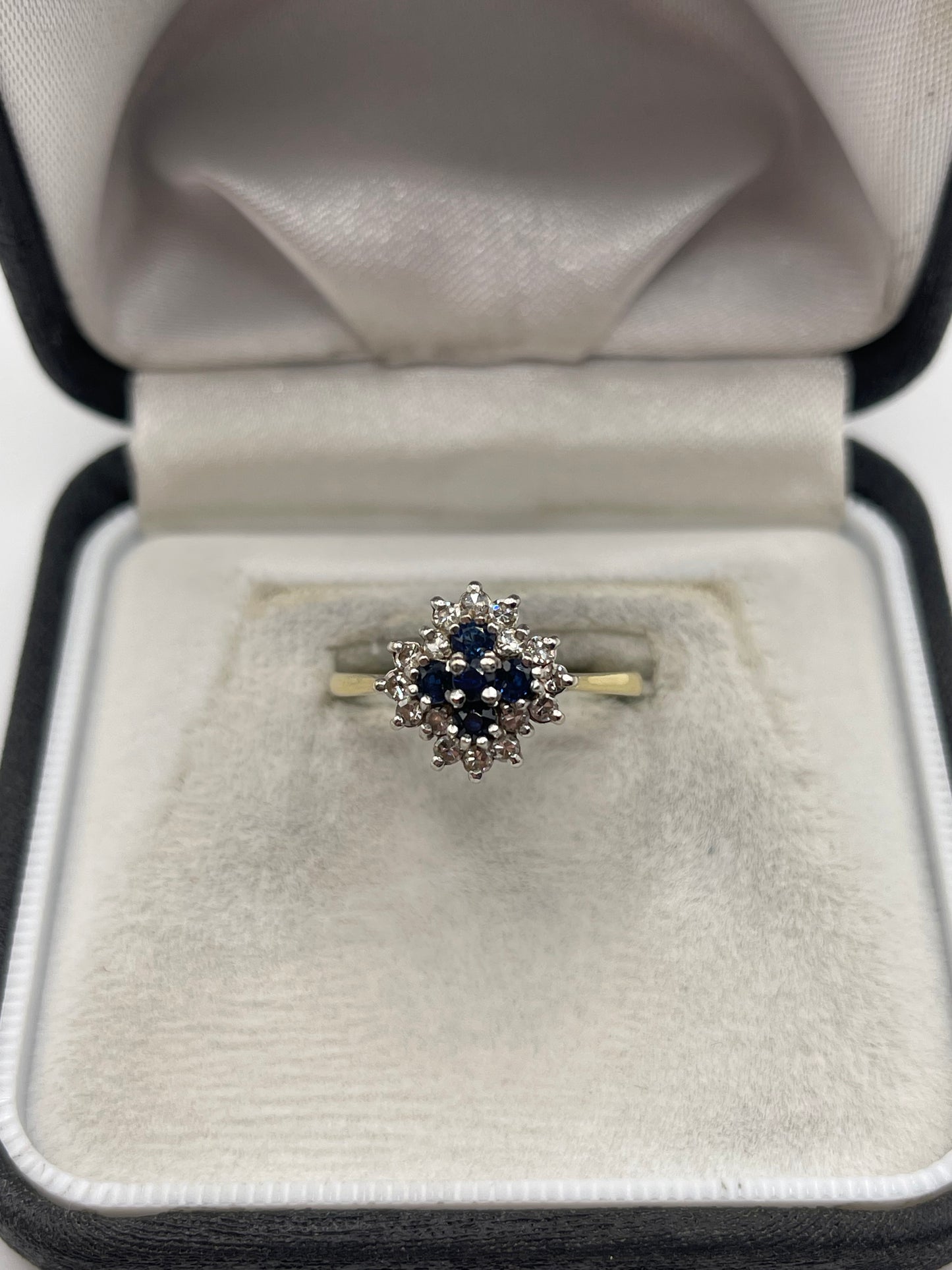 18ct gold sapphire and diamond ring