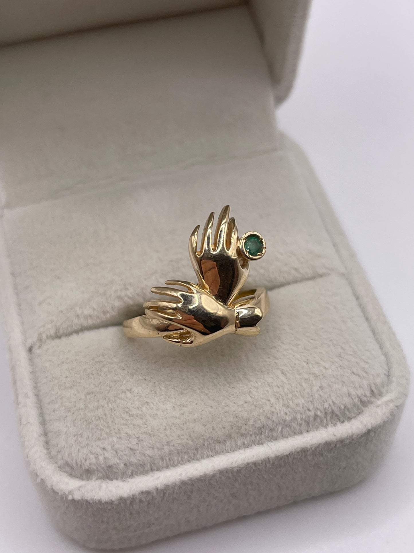 9ct gold emerald double hand ring