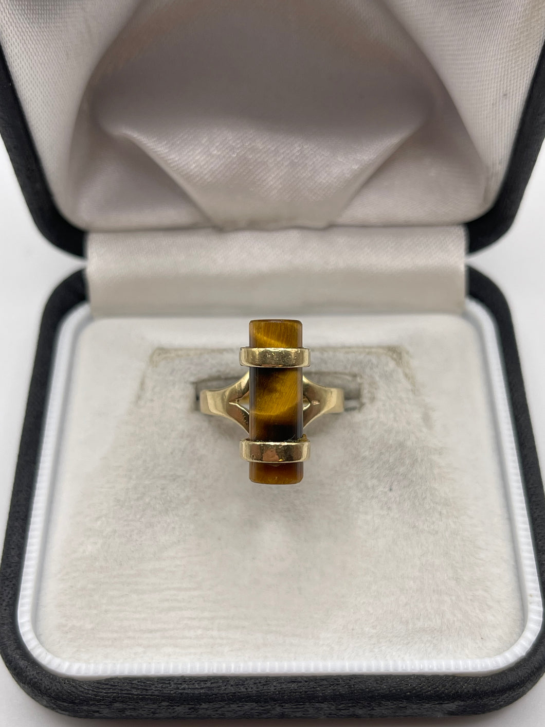 9ct gold tigers eye ring