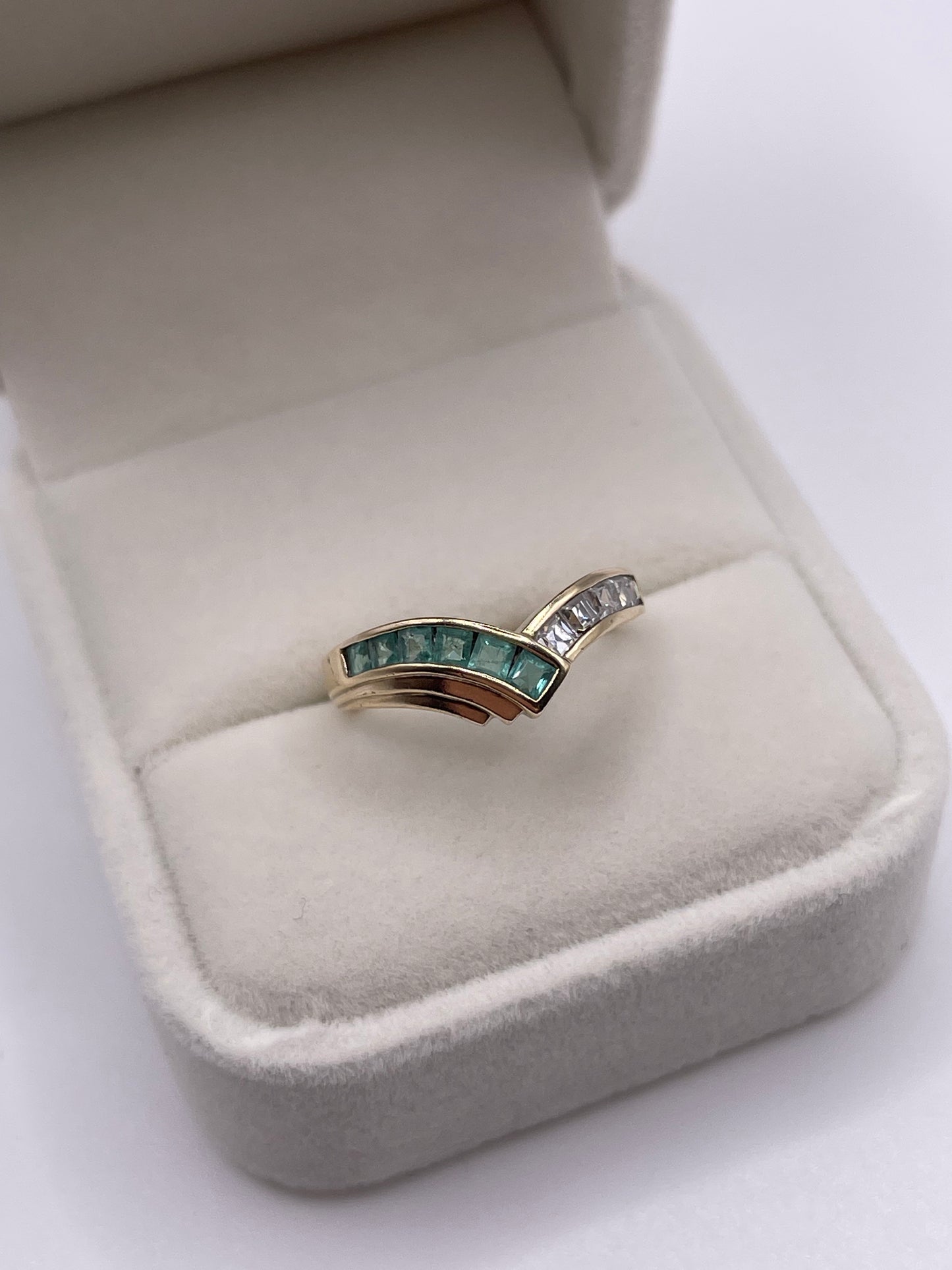 9ct gold emerald and cz ring